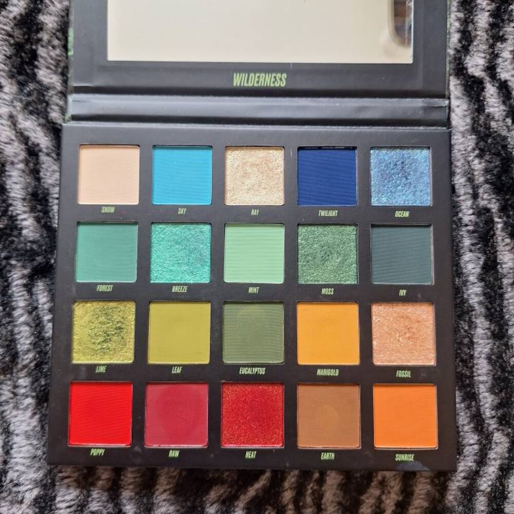 🌿 By Beauty Bay – “Wilderness” 20-Colour Palette 💚